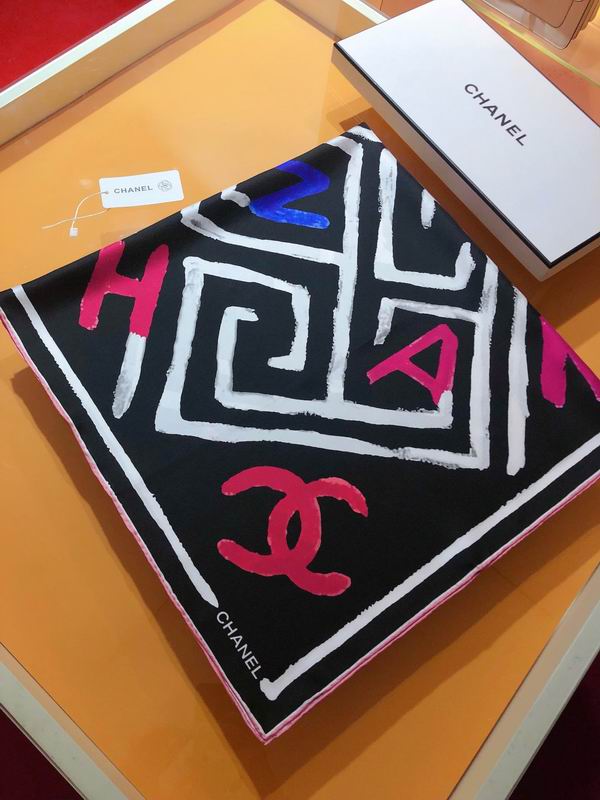 Chanel silk scarf 90X90cm E29